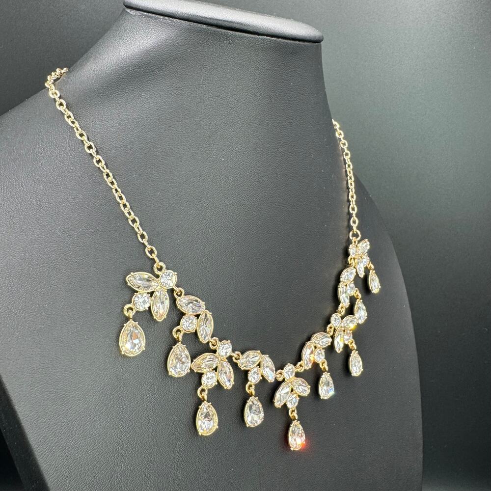 New Paparazzi Vintage Royale Gold Rhinestones Teardrop Necklace Earring Set - Picture 4 of 8
